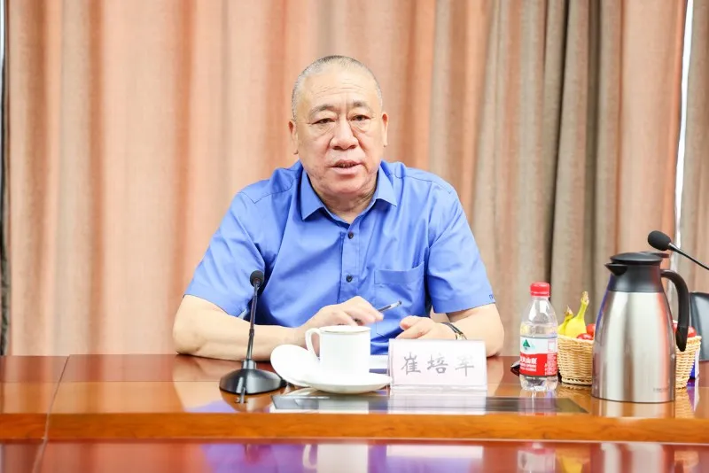  老家河南网-崔培军  河南省矿山起重机有限公司董事长